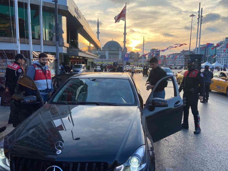İstanbul’da helikopter destekli ’Yeditepe Huzur’ uygulaması