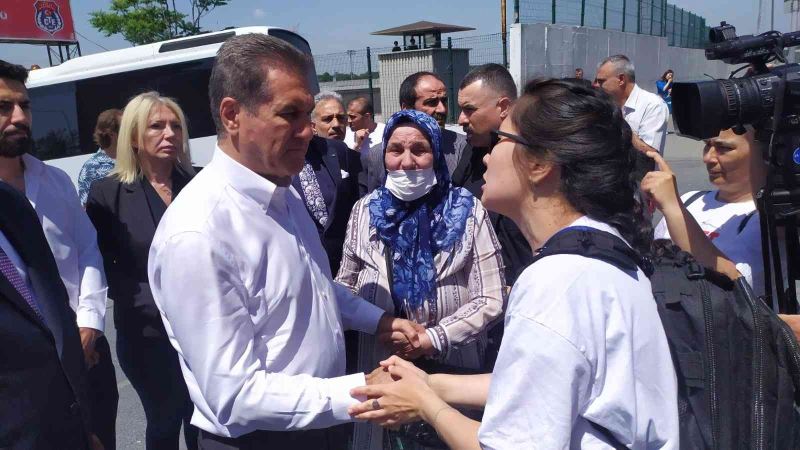 Sarıgül, Metris Cezaevi önünde ‘af’ çağrısını yineledi
