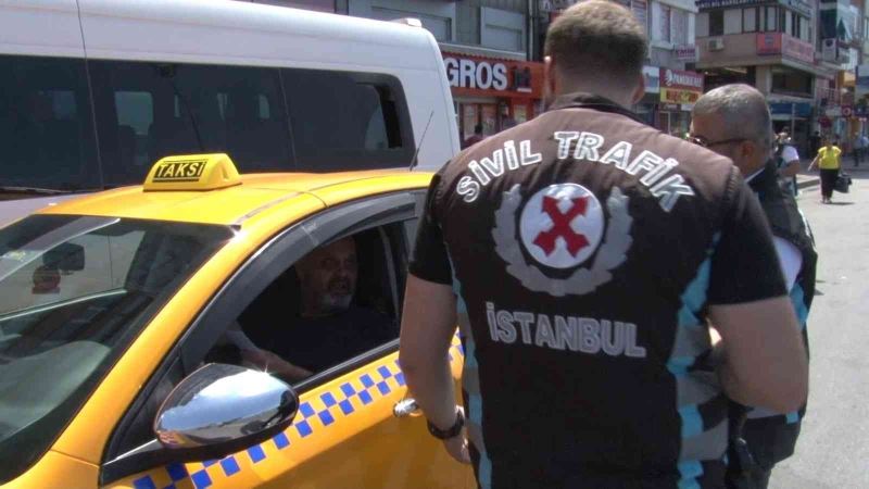 Kadıköy’de emniyet kemeri takmayınca ceza yiyen taksici: “İyi ki varlar, iyi ki bizimleler”

