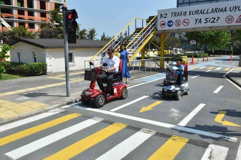 Bahçelievler’de öğrenciler trafik eğitiminde