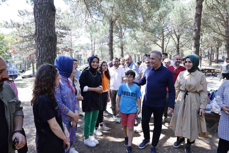 Sultangazi Belediyesi’nden gençlere YKS öncesi moral pikniği