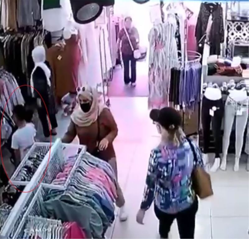 Çocuk hırsız kameralara yakalandı