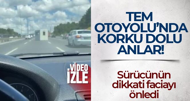 Ümraniye TEM otoyolunda korku dolu anlar: Kamyonetin kasasındaki konteyner yola düştü