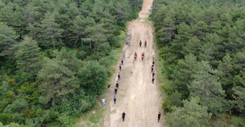 Maltepe’de orman yangınlarına karşı atlı polislerden denetim