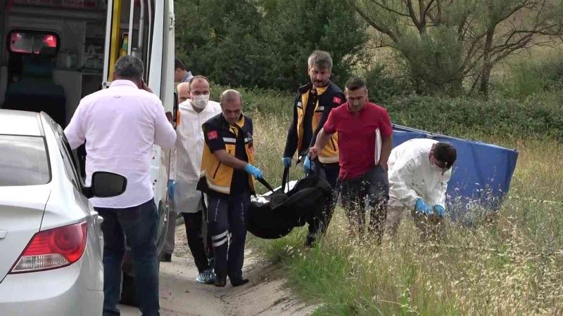 Tuzla’da boş arazide erkek cesedi bulundu
