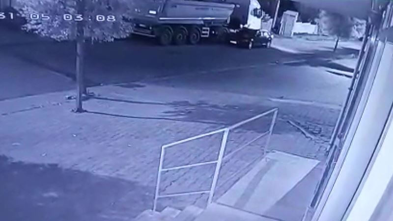 Sultanbeyli’de 5 ayrı hafriyat kamyonunun depo kısmından yakıt çalan şüpheli yakalandı