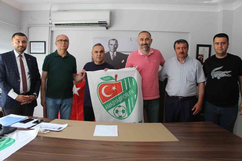 Amasyaspor, Teknik Direktör Hasan Basri Kara ile anlaştı
