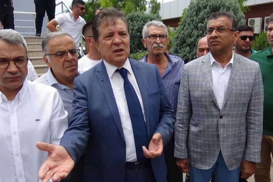 Edremit Belediye Başkanı Selman Hasan Arslan makamında saldırıya uğradı