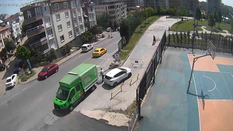 Çekmeköy’deki ‘Park yapılaşmaya açılıyor’ diye eylem yaptılar, İBB’nin kestiği ağaçları görmezden geldiler