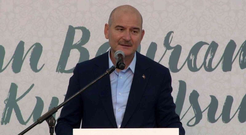 İçişleri Bakanı Soylu göçmenlerle bayramlaştı
