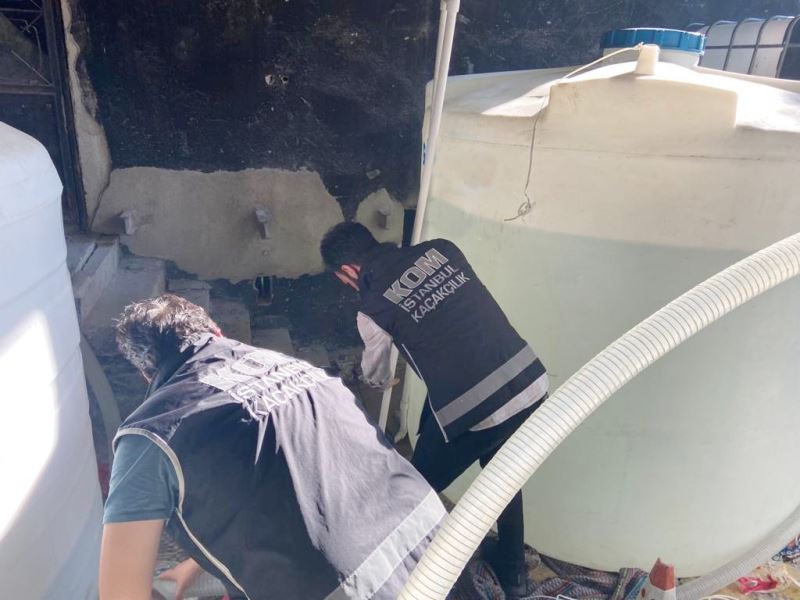 İstanbul’da sahte içki için hazırlanan 7 bin 600 litre alkollü sıvı ele geçirildi