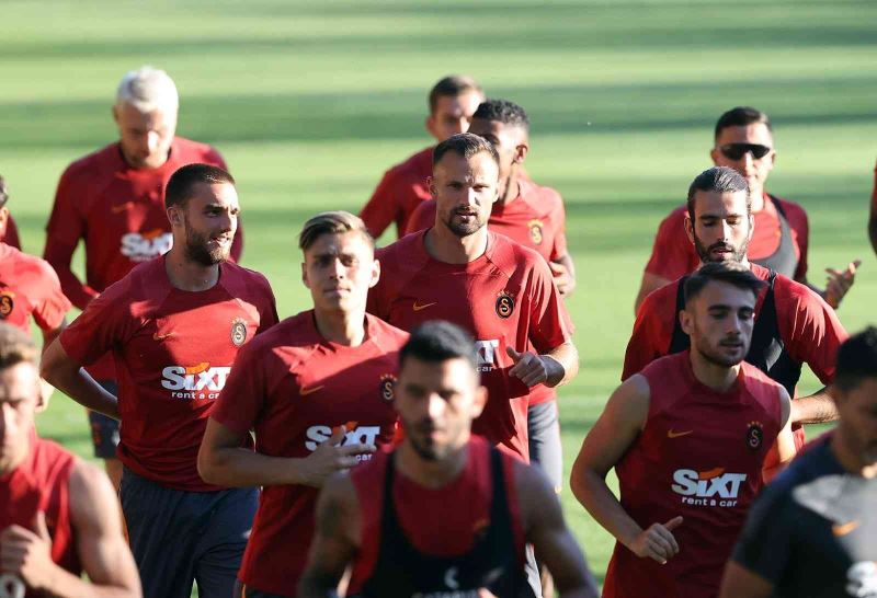 Galatasaray’ın yeni transferleri antrenmana katıldı
