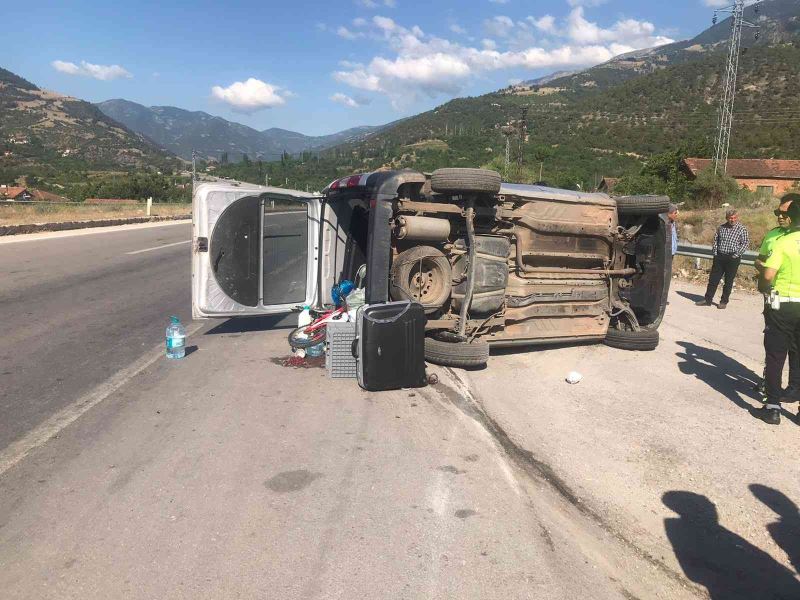 Amasya’da araç devrildi: Aynı aileden 1 ölü, 4 yaralı