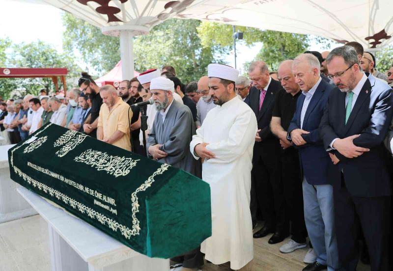 Cumhurbaşkanı Erdoğan trafik kazasında hayatını kaybeden Hacı Nimet Kaya’nın cenaze törenine katıldı
