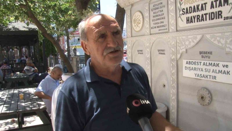 Ümraniye’de hayrat çeşmesinin musluğunu çalan hırsız kamerada