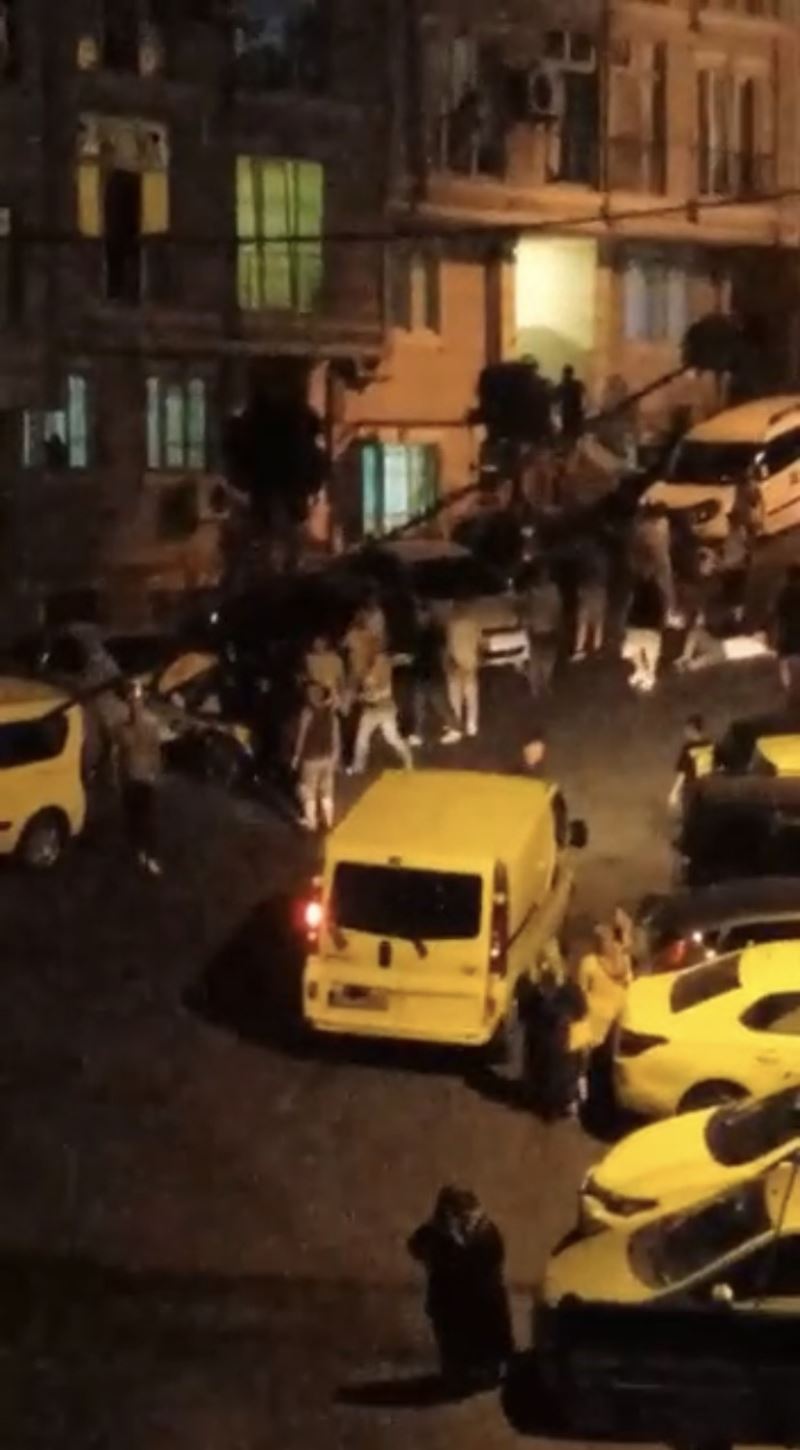 İstanbul’da korkunç cinayet: Sokak ortasında kalbinden bıçaklanarak öldürüldü
