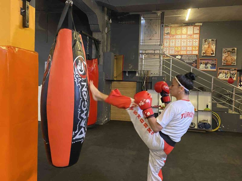 Uçağını kaçırdı, son anda yetiştiği turnuvada Kick Boks Türkiye şampiyonu oldu