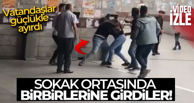 Şişli’de simitçi ve esnaf birbirine girdi, vatandaşlar zor ayırdı