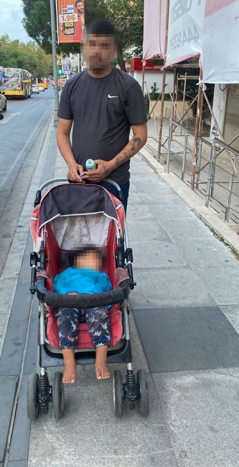 Beşiktaş’ta öz çocuğuyla dilenen baba yakalandı