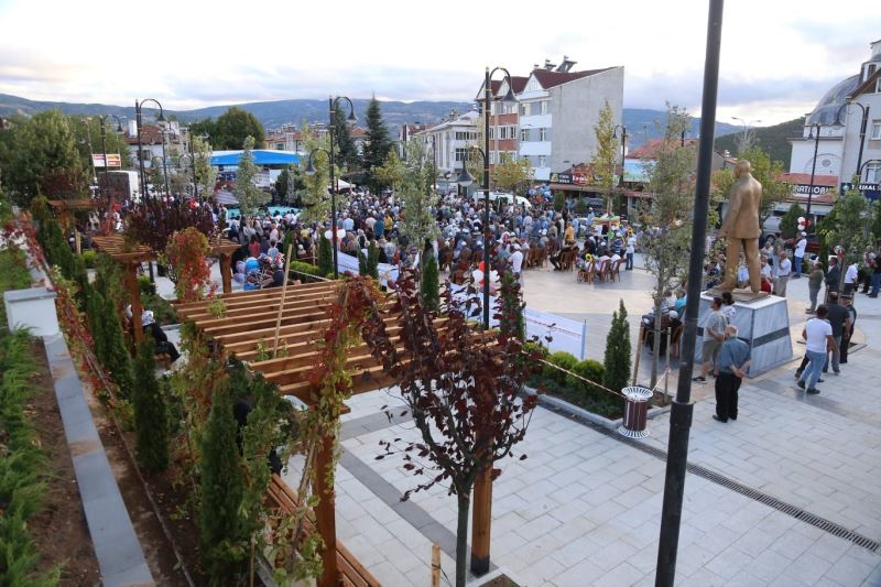 Kağıthane Belediyesi tarafından yapılan Koyulhisar Hükümet Meydanı törenle açıldı