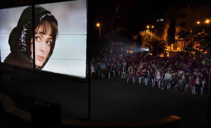 Büyükçekmece’de Açık Hava Sinema Günleri’ne yoğun ilgi