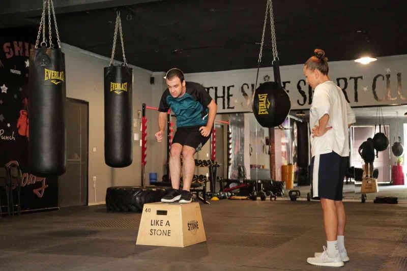 Tuzla’da Burhan’ın engelleri aşan hikayesi