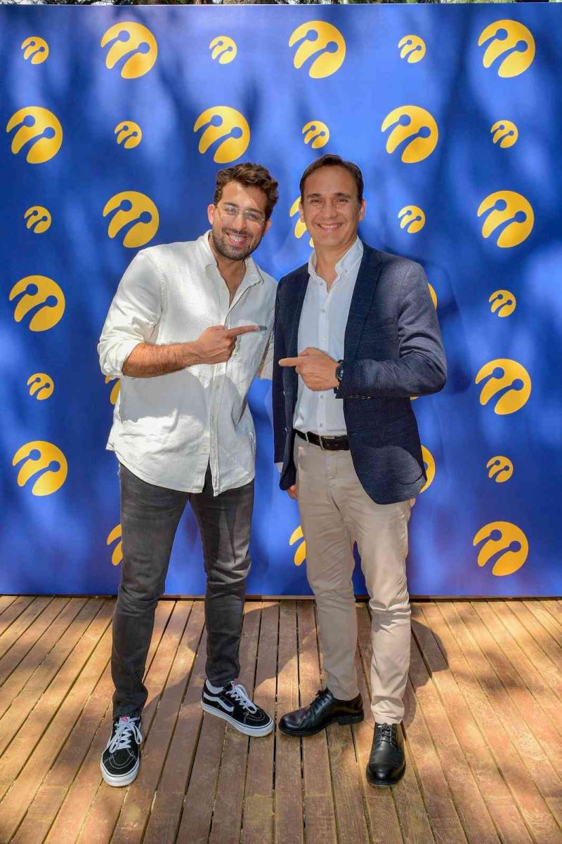 Turkcell’in reklam yüzü komedyen Doğu Demirkol oldu