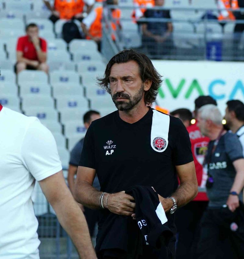 Olimpiyat’ta Andrea Pirlo’ya sevgi gösterisi
