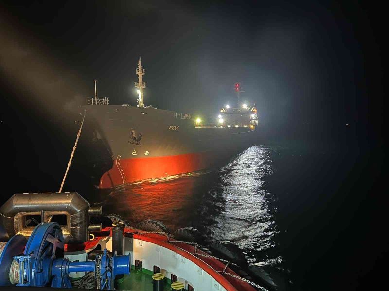 İstanbul Boğazı’nda 120 metre boyundaki kargo gemisi arızalandı