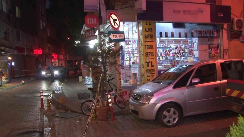 Fatih’te silahlı kavgada sokaktaki esnaf vuruldu