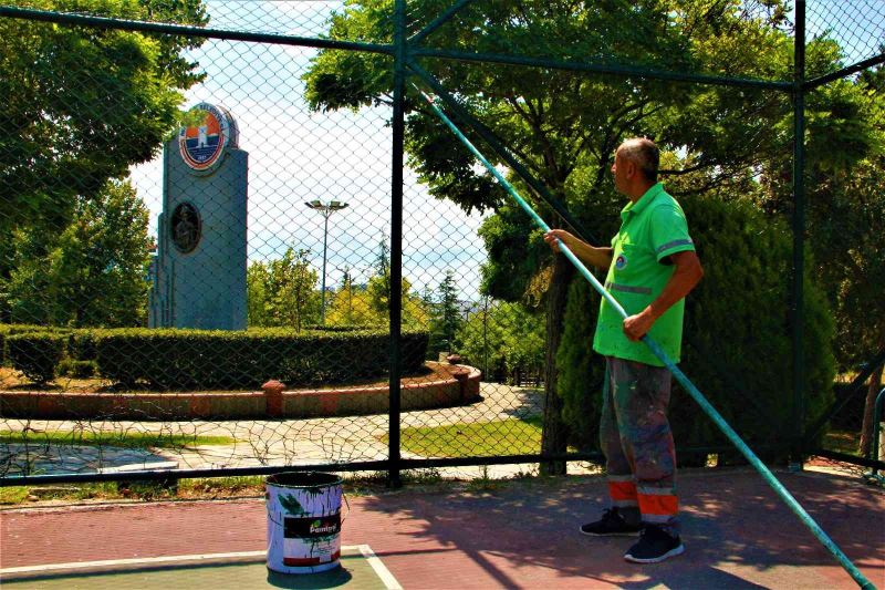 Maltepe’de parklara renk geldi