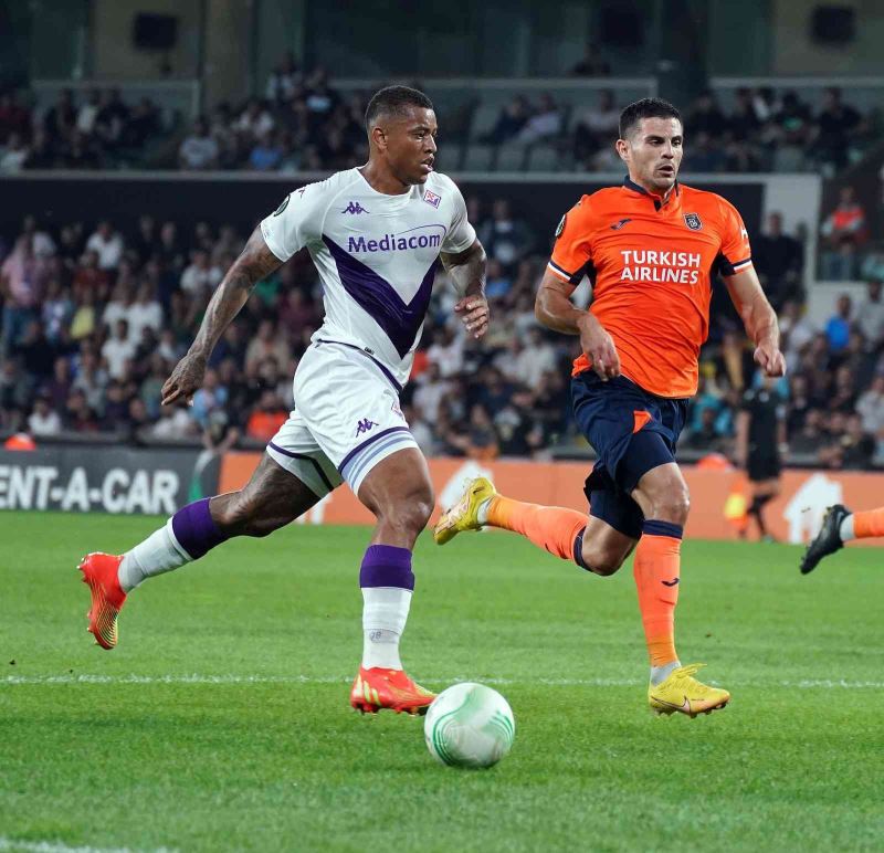 UEFA Avrupa Konferans Ligi: Medipol Başakşehir: 0 - Fiorentina: 0 (İlk yarı)
