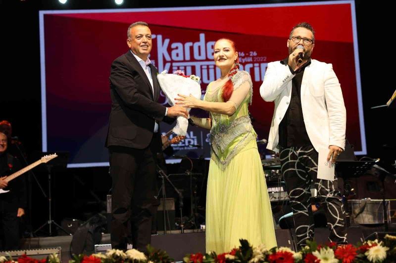 Ataşehir’de 7. Kardeş Kültürlerin Festivali tüm coşkusuyla son buldu