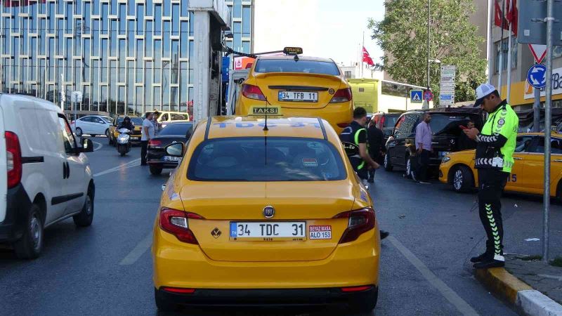 Taksim’de ticari taksilere ceza yağdı
