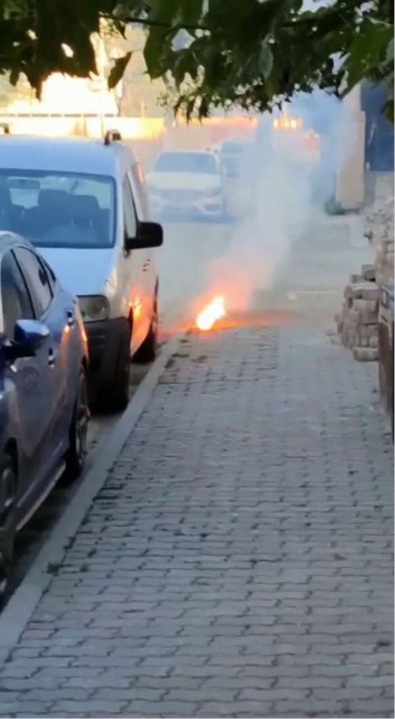 Büyükçekmece’de yeraltı elektrik kablolarında yangın