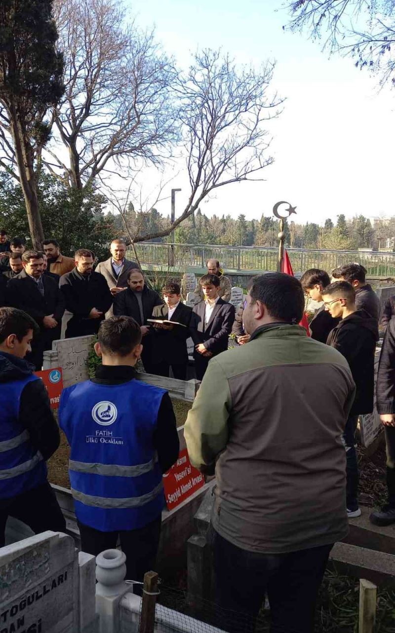İstanbul Ülkü Ocakları Arvasi Hocayı dualarla andı
