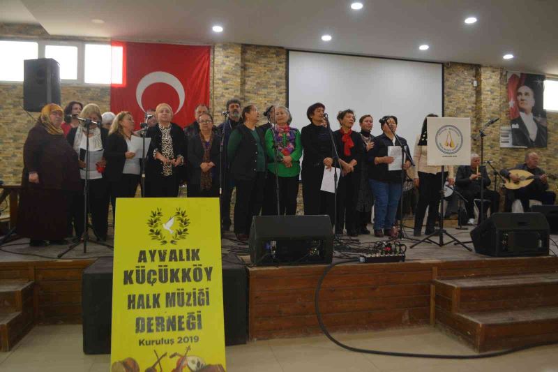 İvrindili engelli çocuklara Ayvalık’tan türkü terapisi