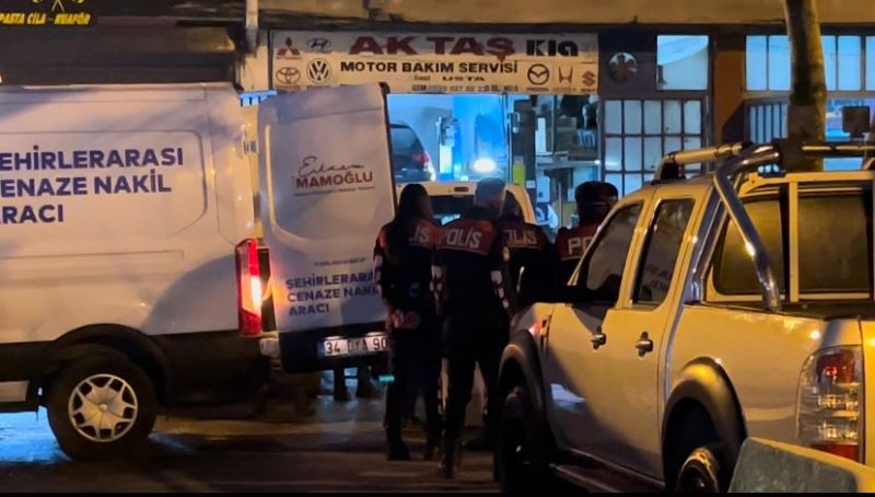 Ümraniye’de silahlı kavgada ölen kişinin cesedi Adli Tıp Morguna kaldırıldı
