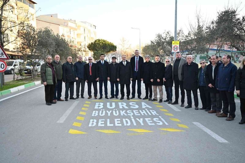 Karacabey’de altyapısı tamamlanan yollar asfaltlanıyor