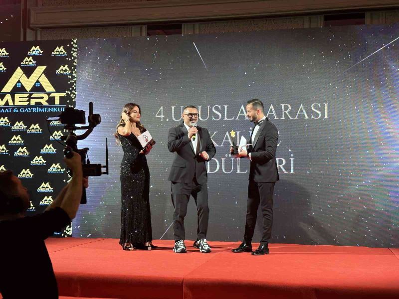Yılın en iyi internet radyosu ödülü Radyo Başakşehir’in