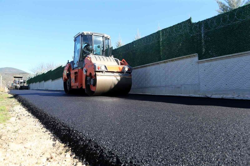 Pamukova’da 3 kilometrelik grup yolu yenileniyor