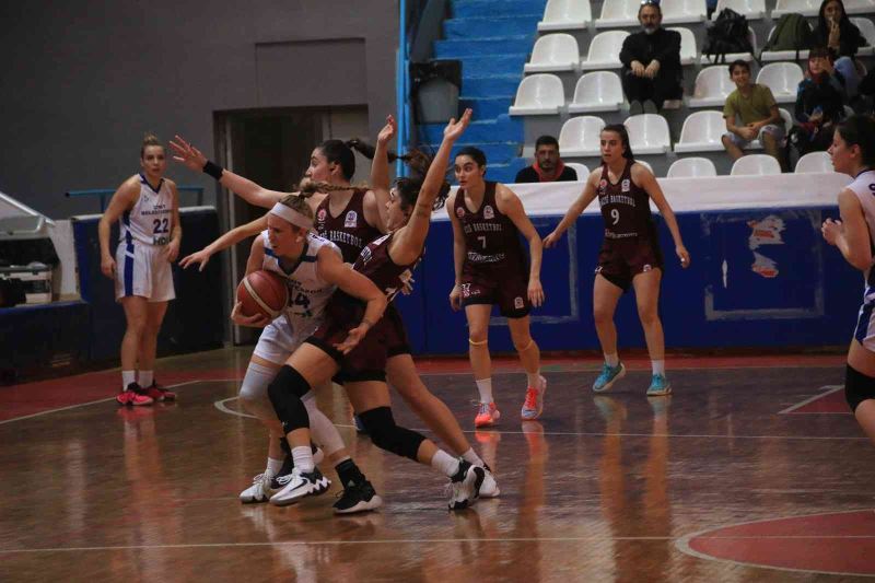 TKBL: İzmit Belediyespor: 86 - Elazığ Basketbol: 78
