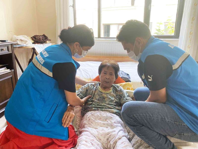 Büyükşehir ekipleri 2022’de binlerce yaşlının duasını aldı