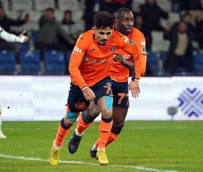 Spor Toto Süper Lig: Medipol Başakşehir: 2 - Adana Demirspor: 1 (Maç sonucu)
