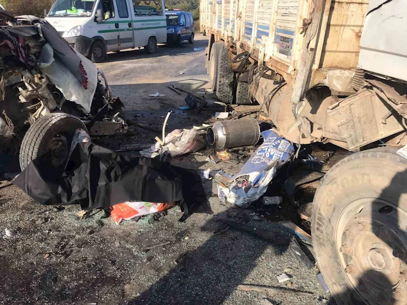 Süt toplama aracı kamyonla çarpıştı: 1 ölü, 5 yaralı
