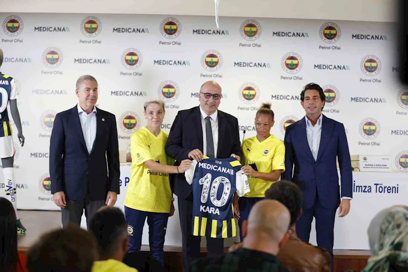 Medicana Sağlık Grubu, Fenerbahçe Kadın Futbol Takımı’nın forma sırt sponsoru oldu