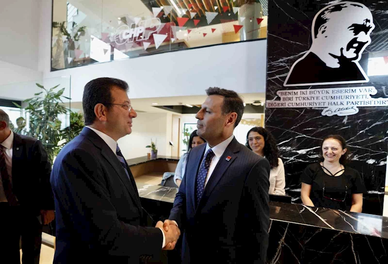 Ekrem İmamoğlu’ndan CHP İl Başkanı Özgür Çelik’e tebrik ziyareti
