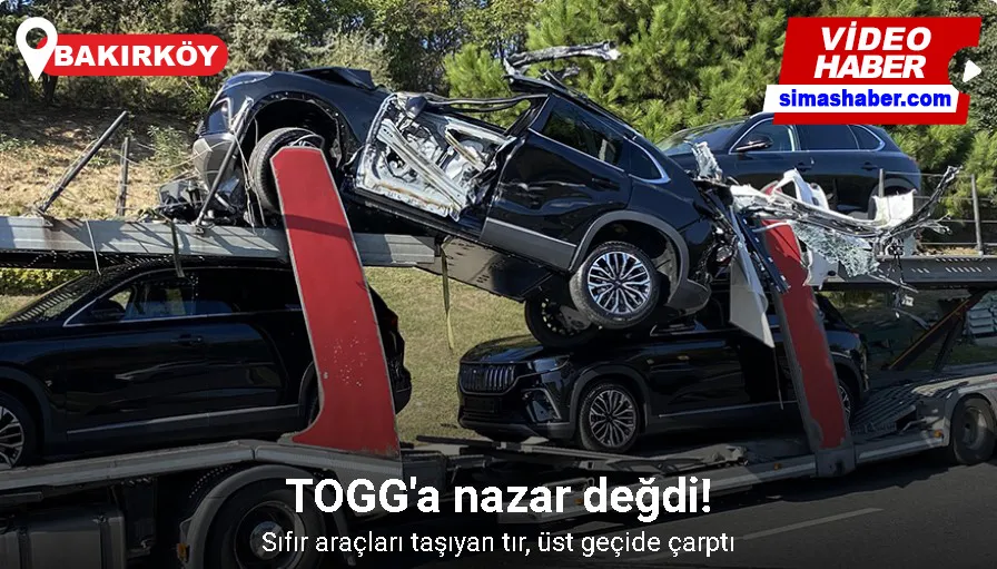 Sıfır TOGG taşıyan tır, üst geçide vurunca araçlar hasar aldı