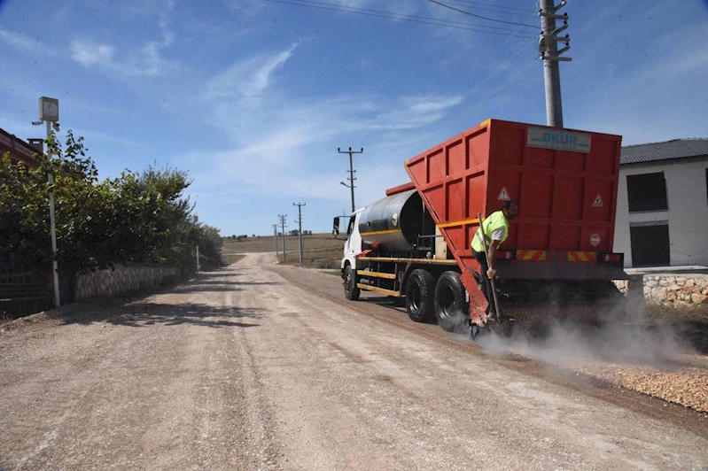 Ulaşıma açılan yollarda stabilize asfalt çalışması yapıldı
