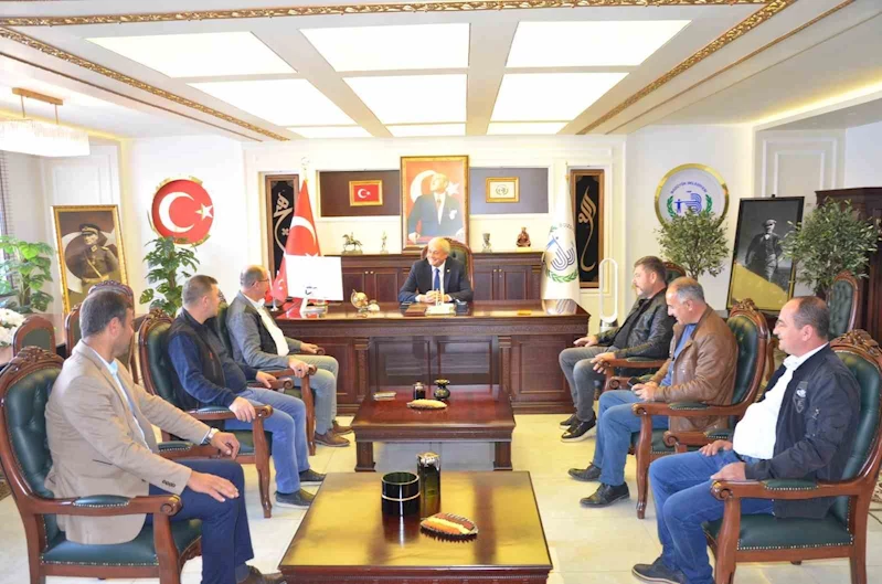 Başkan Bakkalcıoğlu Taşıyıcılar Kooperatifi yöneticileri ile bir araya geldi
